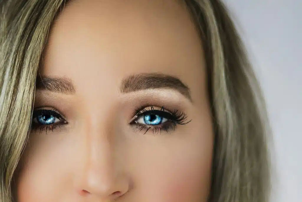 Eyebrow Transplants: The Beauty Treatment You Didn't Know About