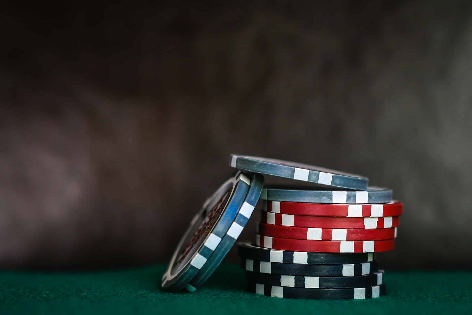 How $300 Free Chip and 100 Free Spins Promos Actually Work