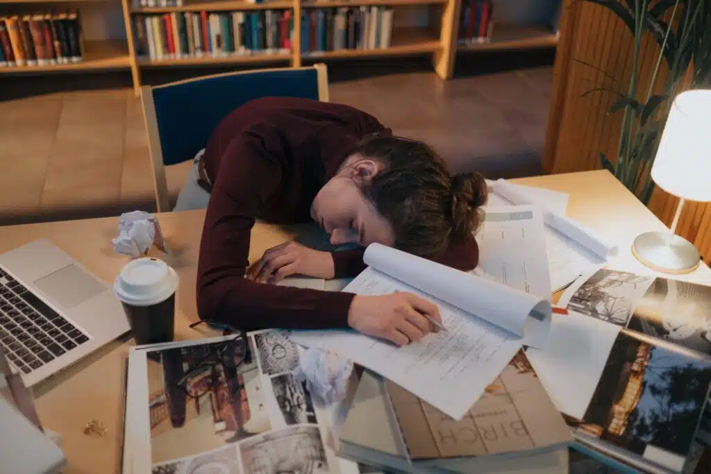 How Quality Sleep Improves Research and Essay Organization